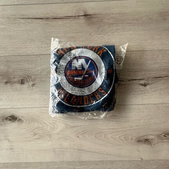 NHL Calhoun New York Islanders‎ Performance LS Rashguard Navy XL NWT IN PKG - Picture 3 of 5